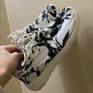 Palm tree Nike roshes